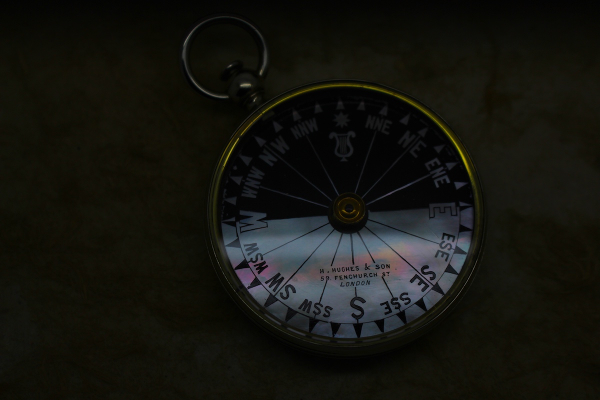 HUGHES & SON PORT OF LONDON PRESENTATION POCKET COMPASS, 1884